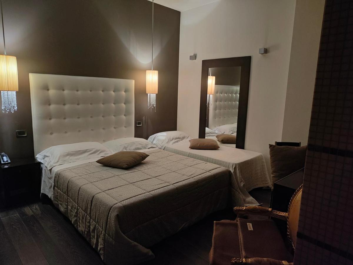 Hotel In - Lounge Room Cazzago  Bagian luar foto