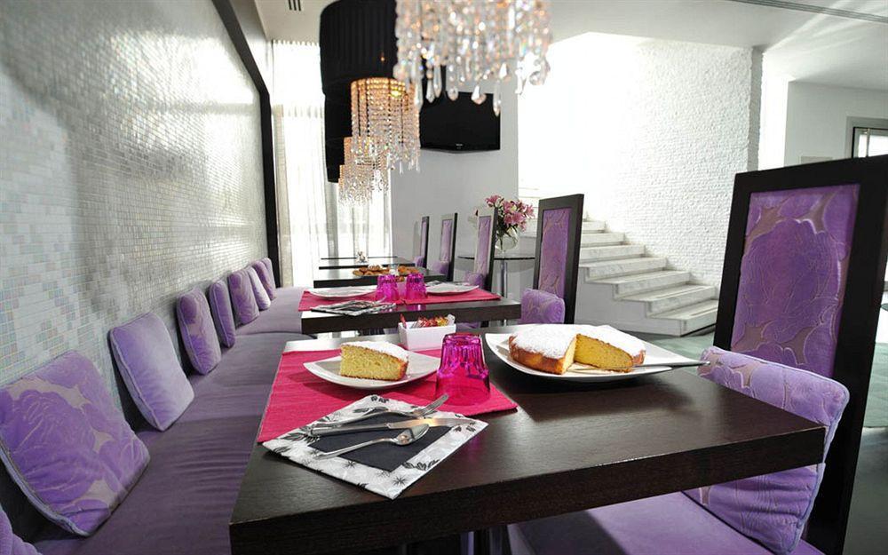 Hotel In - Lounge Room Cazzago  Bagian luar foto