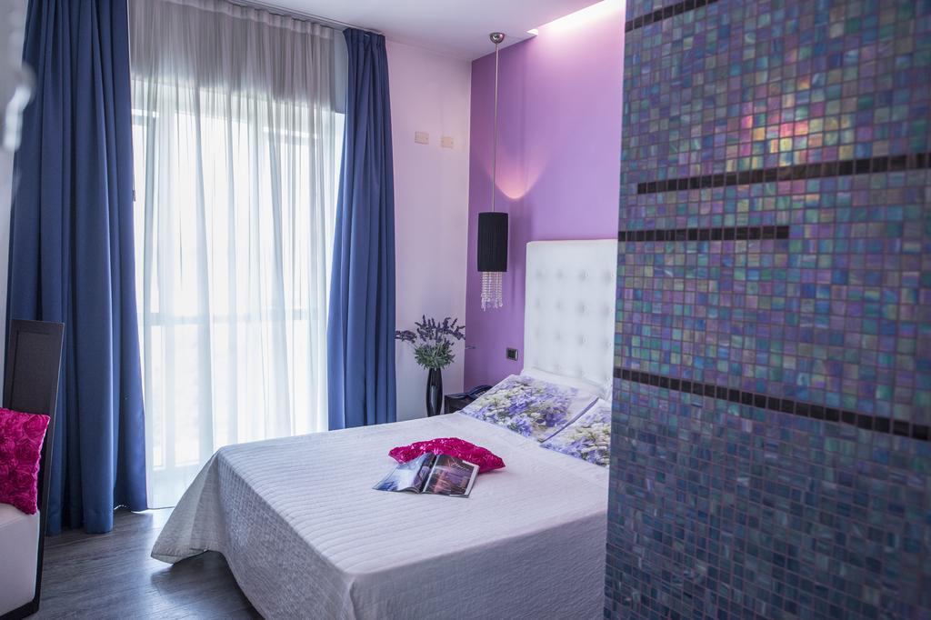 Hotel In - Lounge Room Cazzago  Bagian luar foto