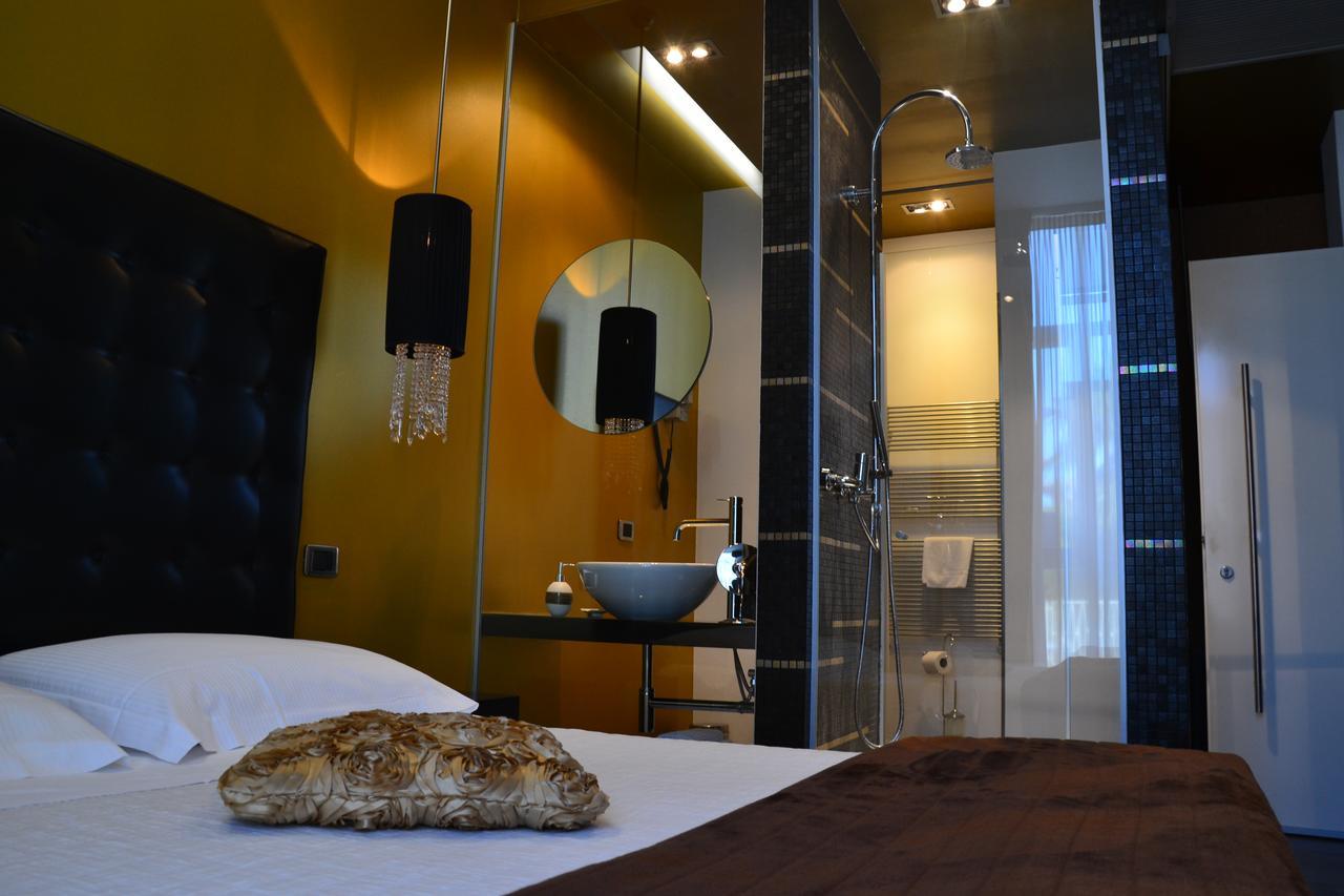 Hotel In - Lounge Room Cazzago  Bagian luar foto