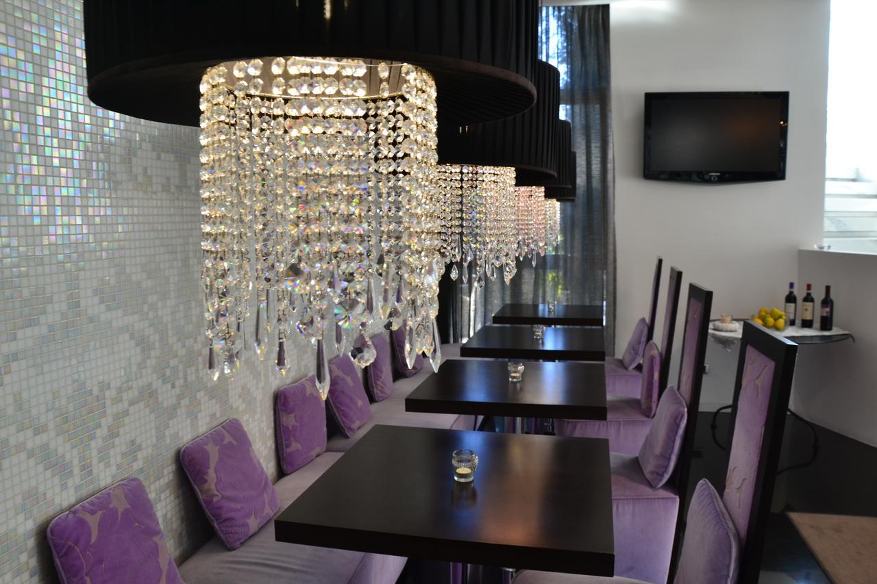 Hotel In - Lounge Room Cazzago  Bagian luar foto