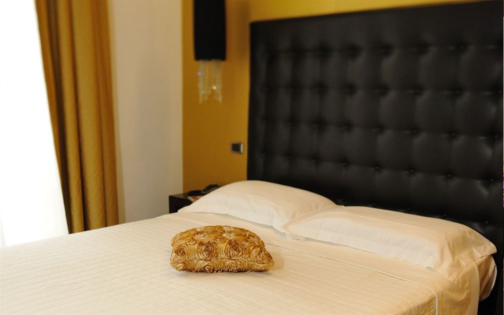 Hotel In - Lounge Room Cazzago  Bagian luar foto
